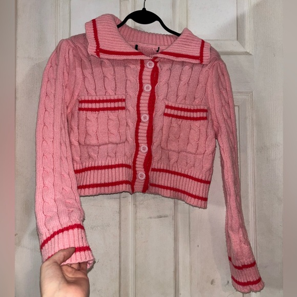 Cropped Coquette pink sweater - Picture 2 of 3